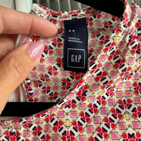 Gap Romper - Picture 3 of 9